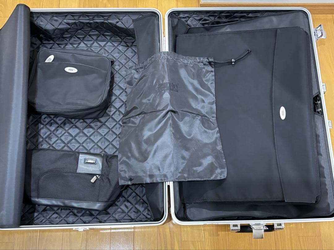 ヴィンテージ　ゼロハリバートン　大型スーツケース 　（鍵難あり）