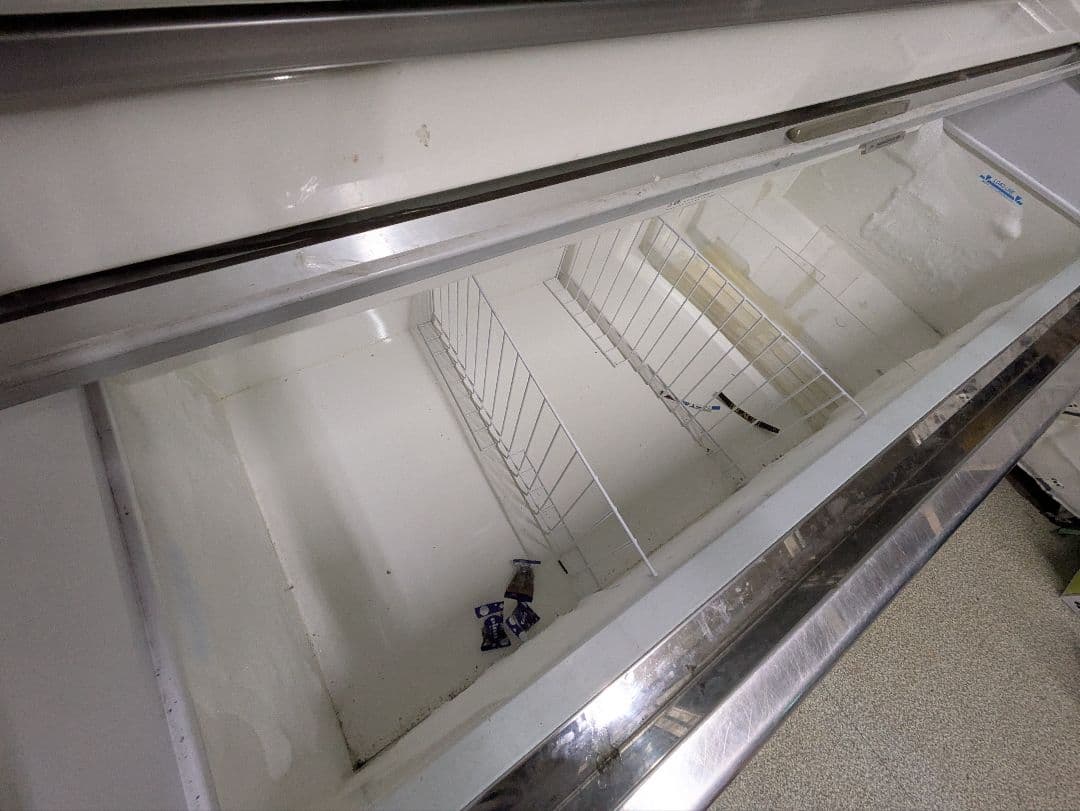 【値下げ】SANYO 大型冷凍庫 　アイスケースショーケース引き取り希望