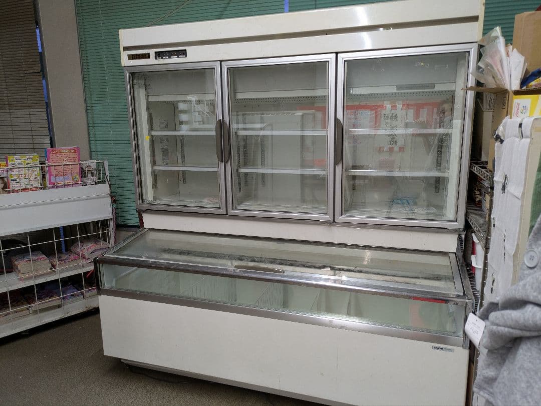 【値下げ】SANYO 大型冷凍庫 　アイスケースショーケース引き取り希望