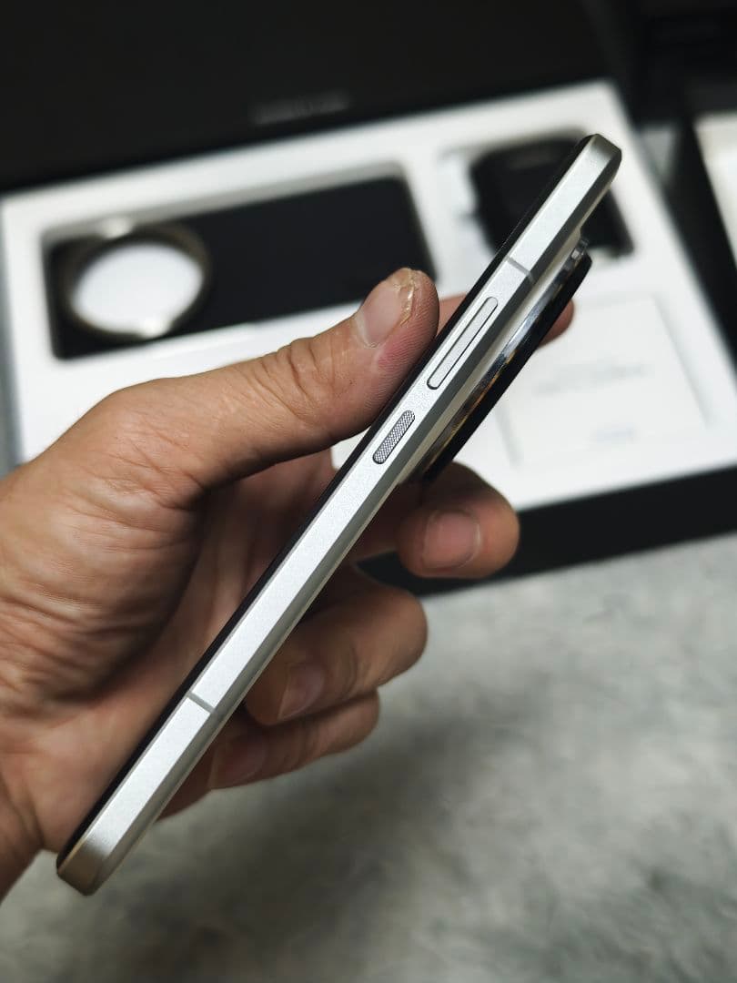 スマートフォン本体 Xiaomi 14 Ultra global + Photography Kit