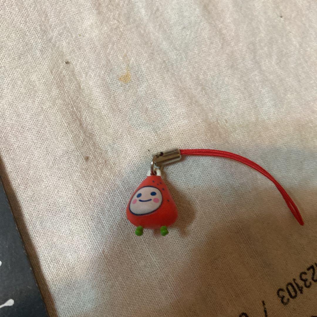 イチゴ　ストラップ　可愛い