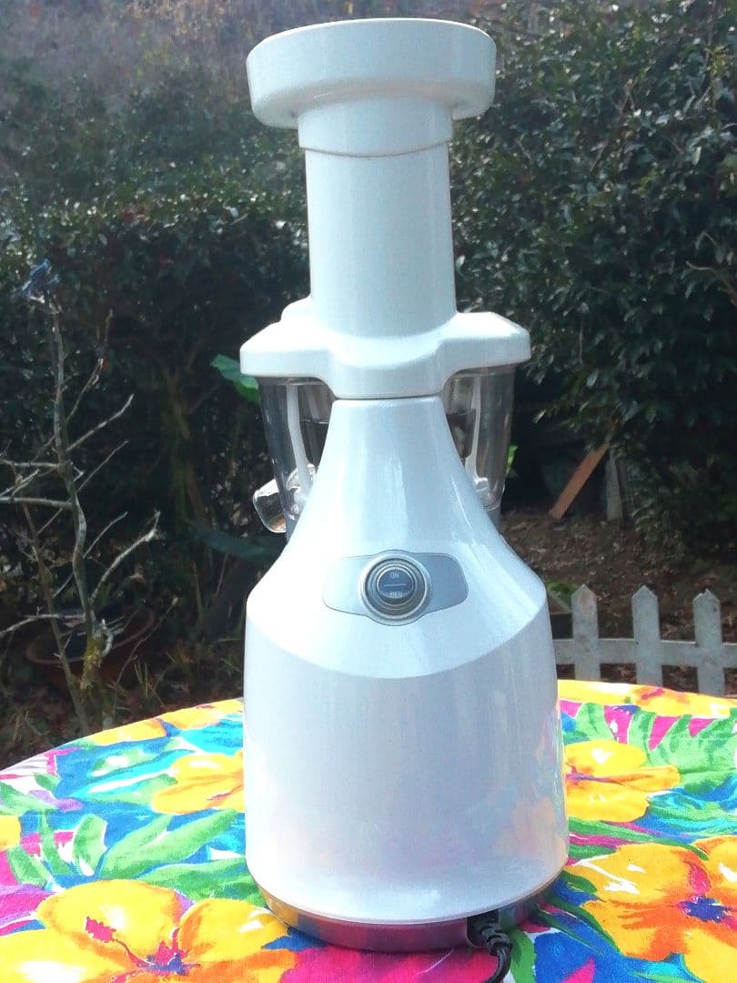 ジューサーの最高峰/ ヒューロムスロージューサー/ 未使用/ HU-400