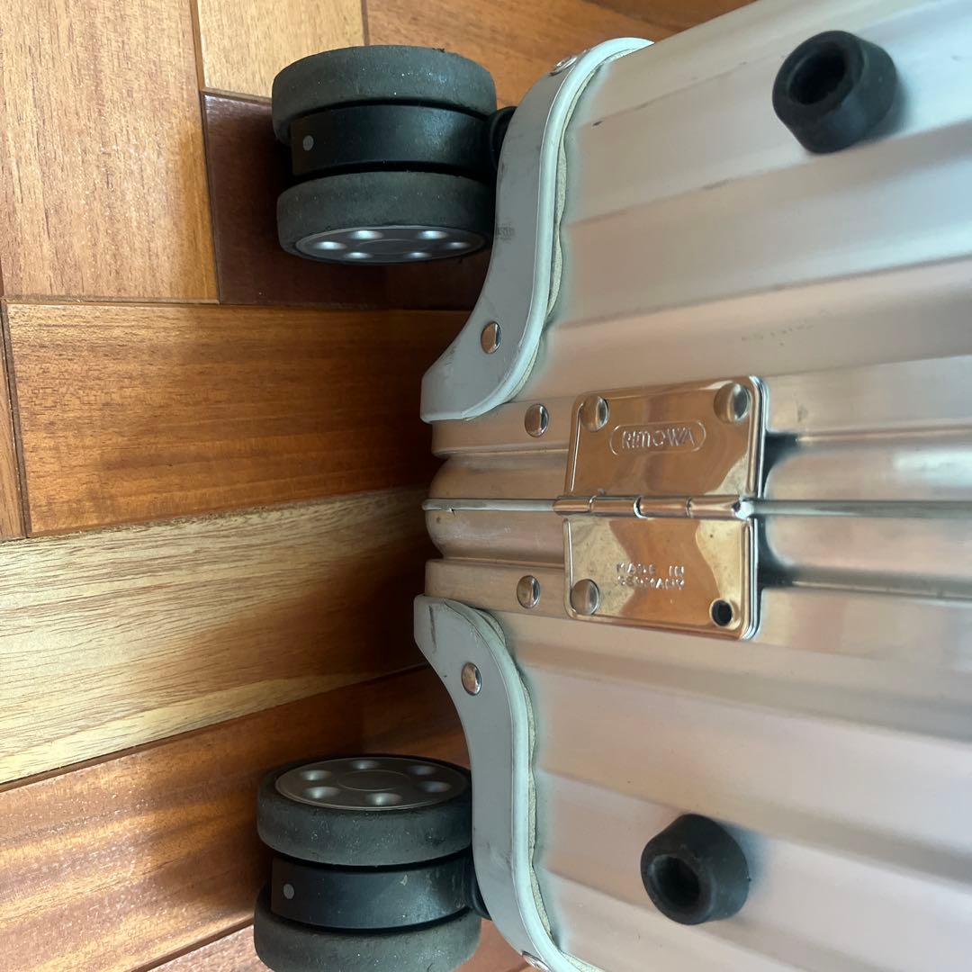 RIMOWA アルミニウム製キャリーケース 中型