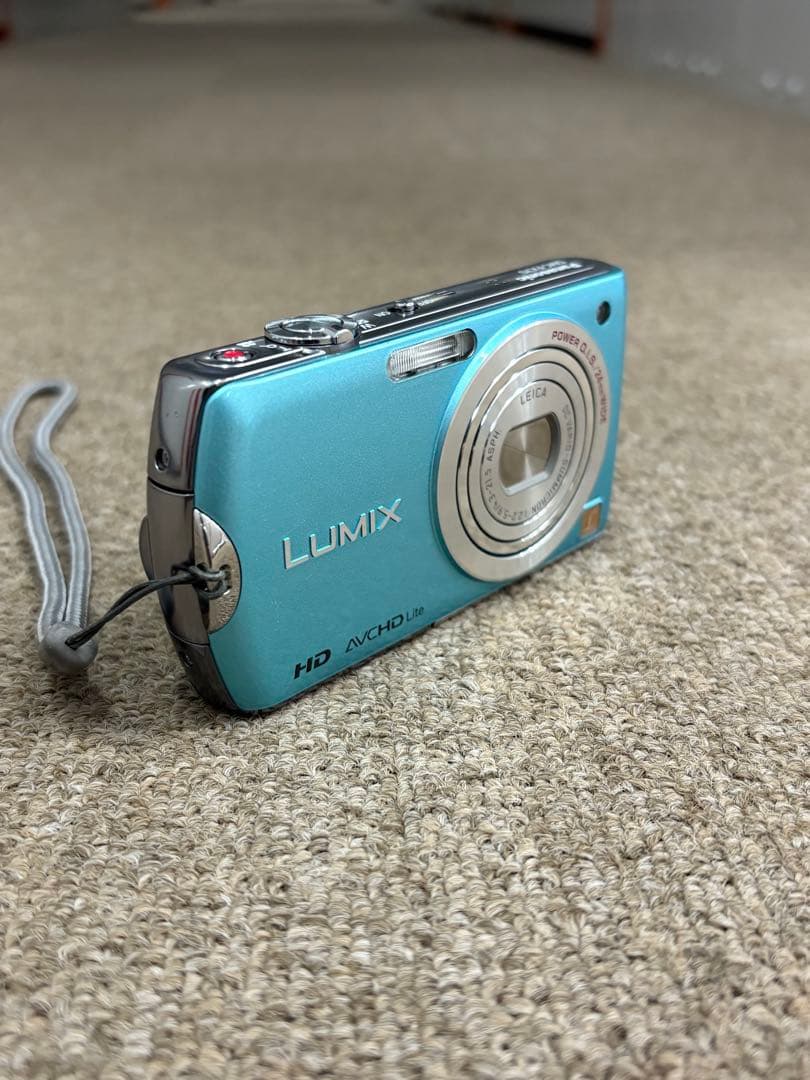 【新品同様】Panasonic LUMIX DMC-FX70 コンデジ ブルー