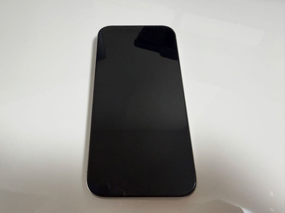【美品】iPhone 15 Pro ホワイトチタニウム SIMフリー