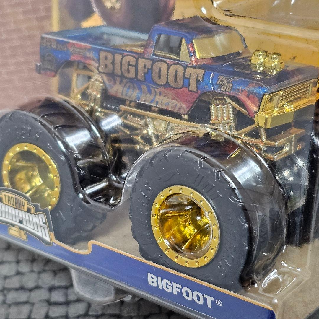 ホットウィール　モンスタートラック　ビッグフット　50周年　ゴールド