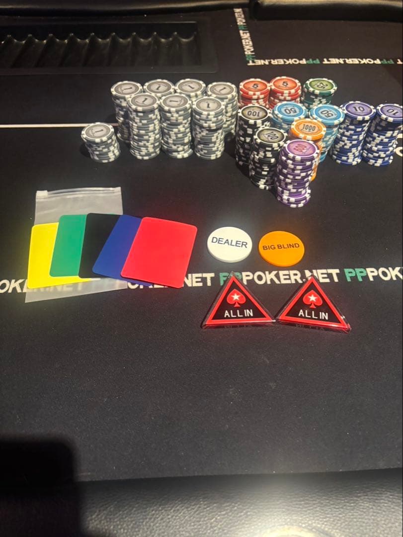 PPPoker ポーカーテーブルとチップセット