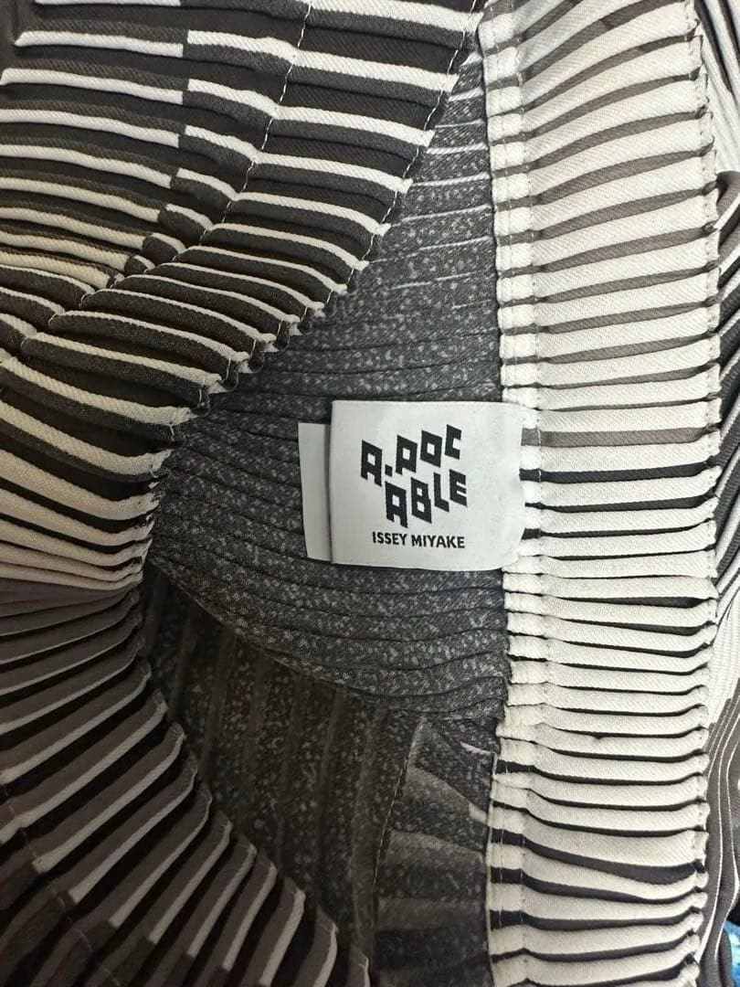 【最終値下げ】ISSEYMIYAKE A-POCABLE パンツ