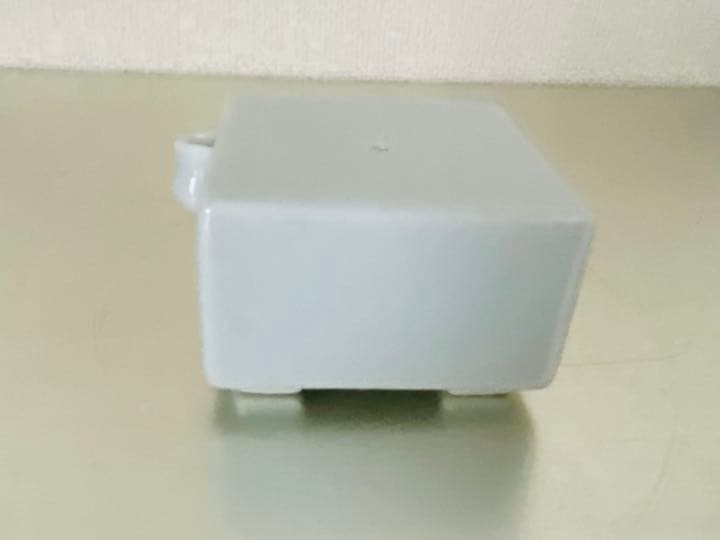 文房四宝　李朝　白磁水滴角形　白磁山形筆架