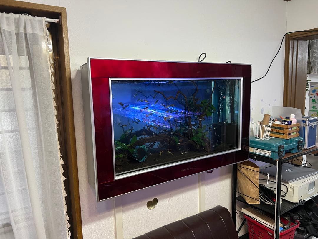 レアな水槽！赤い壁掛け水槽 特注さスタンド付き