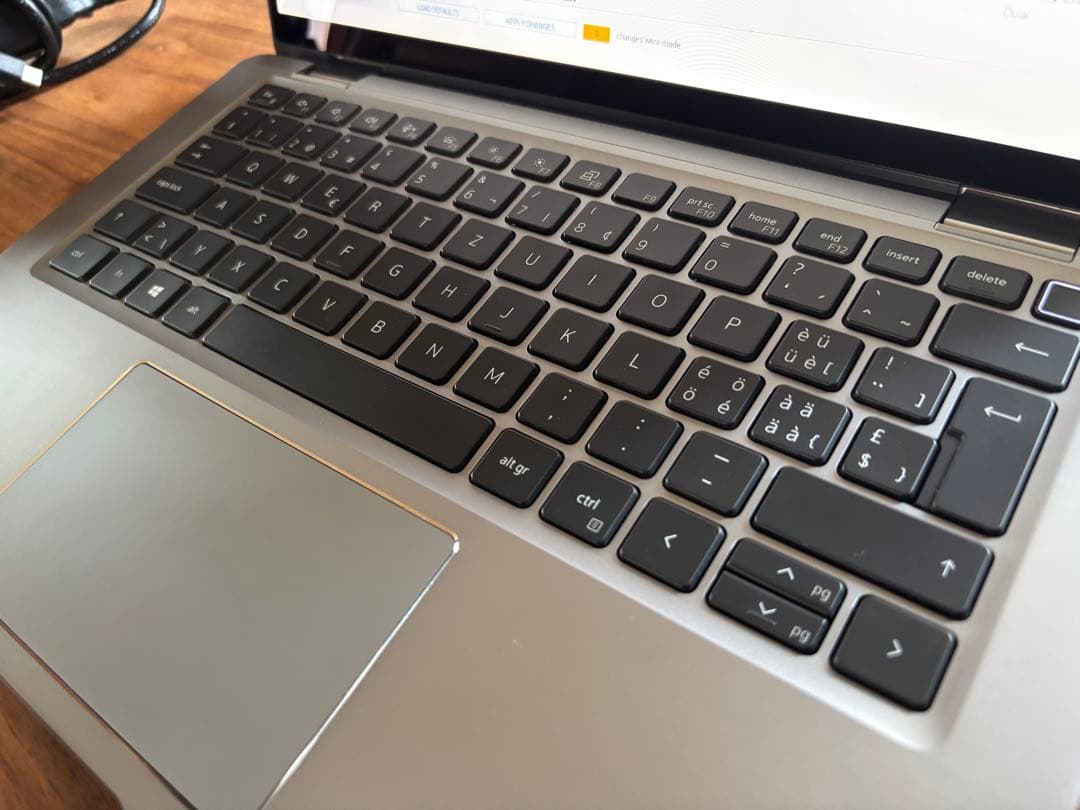 DELL Latitude 7420 Core i7/32Gドイツ語キーボード