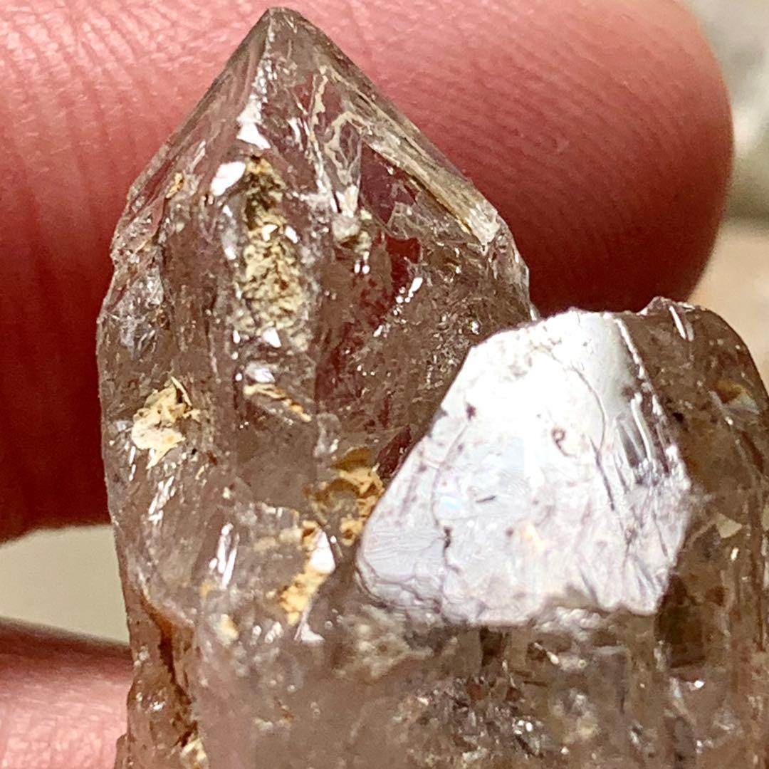 希少な国産蛍光水晶yわかりみのツヨい骸骨タイプ8個セット/オマケ付き