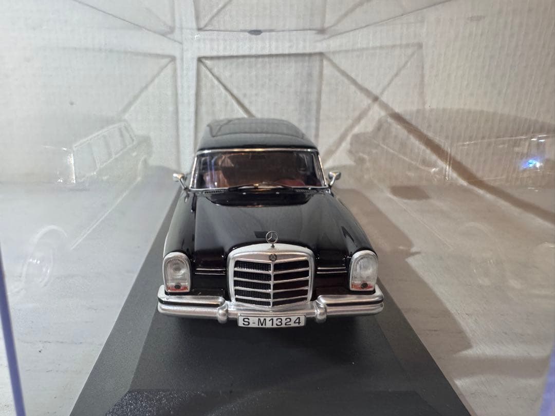 Mercedes-Benz 600 Pullman ミニカー1/43