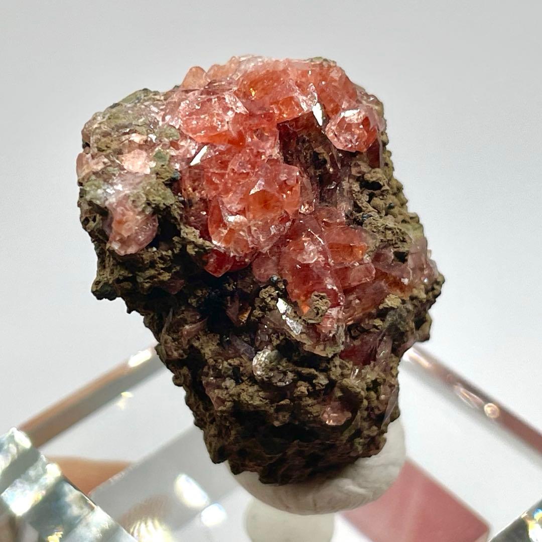 ペルー産　ロードクロサイト(菱マンガン鉱) 鉱物標本