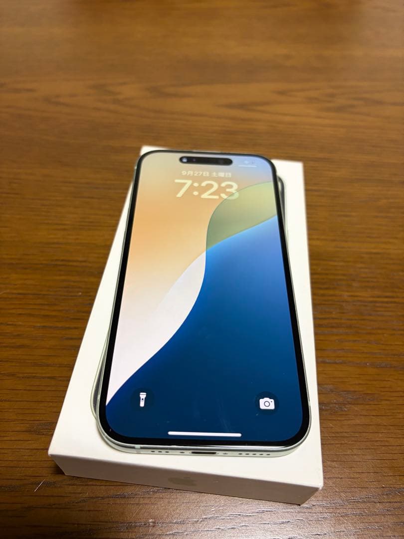iPhone15 128GB グリーン　本体