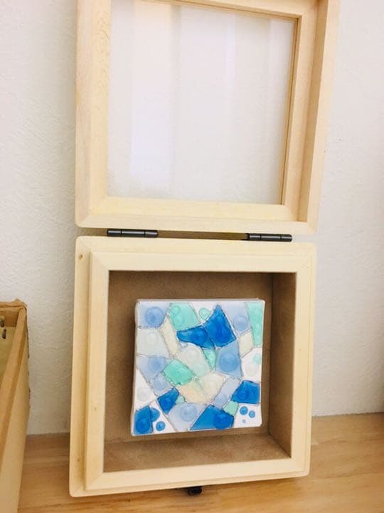 抽象画  溢れ出る青