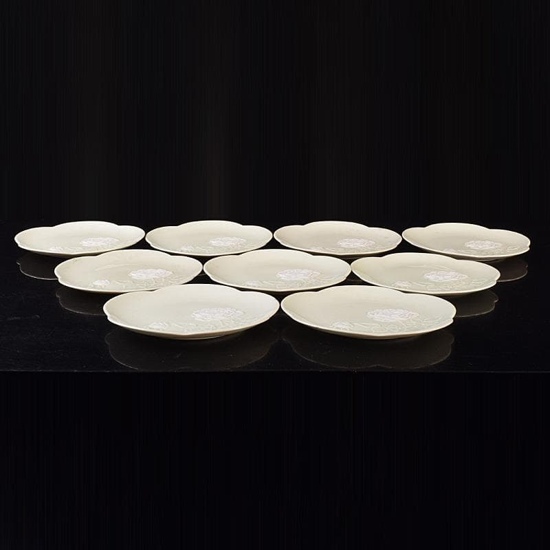 出石焼　牡丹刻　輪花皿　十九客　時代箱付　N　7093A