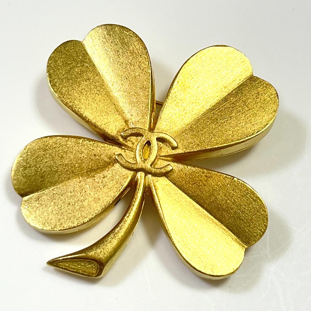 yash... です。CHANELブローチ クローバー　GP ゴールド