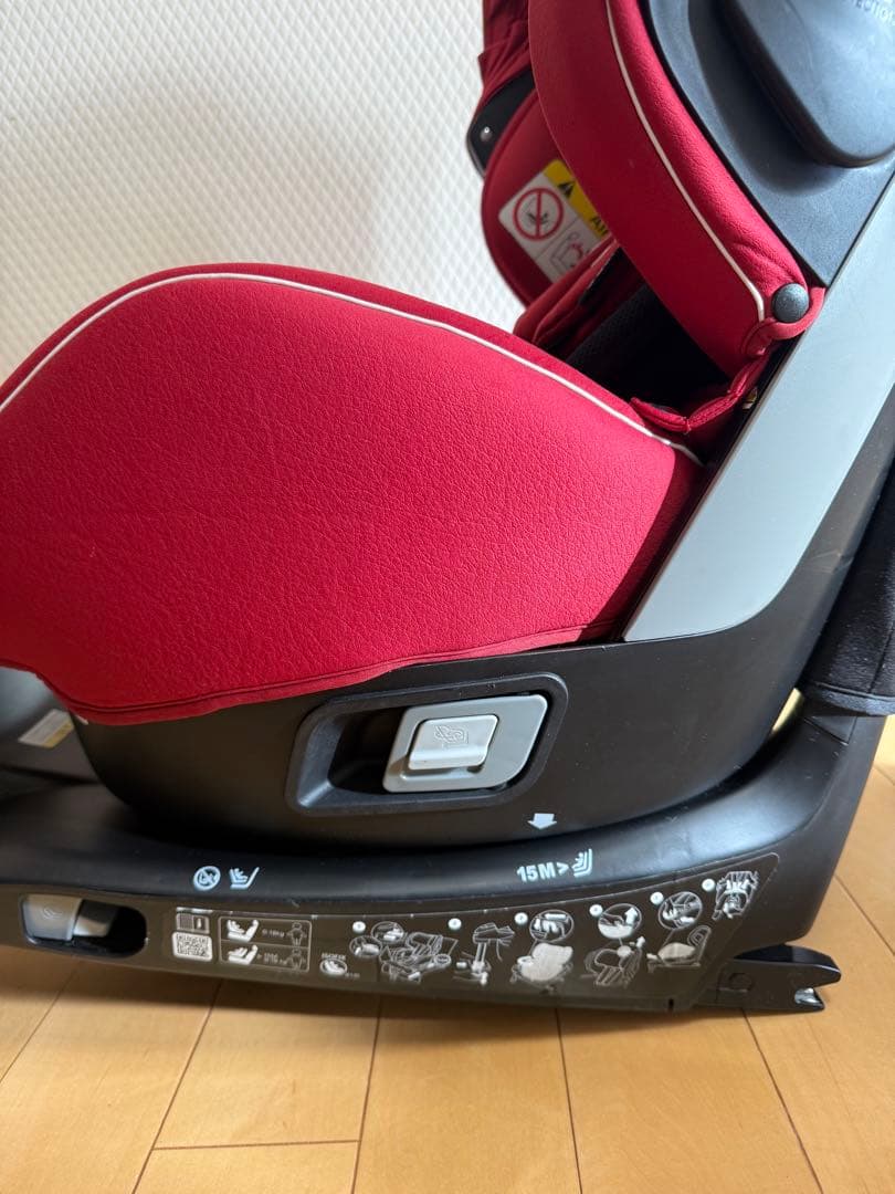 RECAROレカロ　ゼロワン　車用チャイルドシート レッド　新生児対応