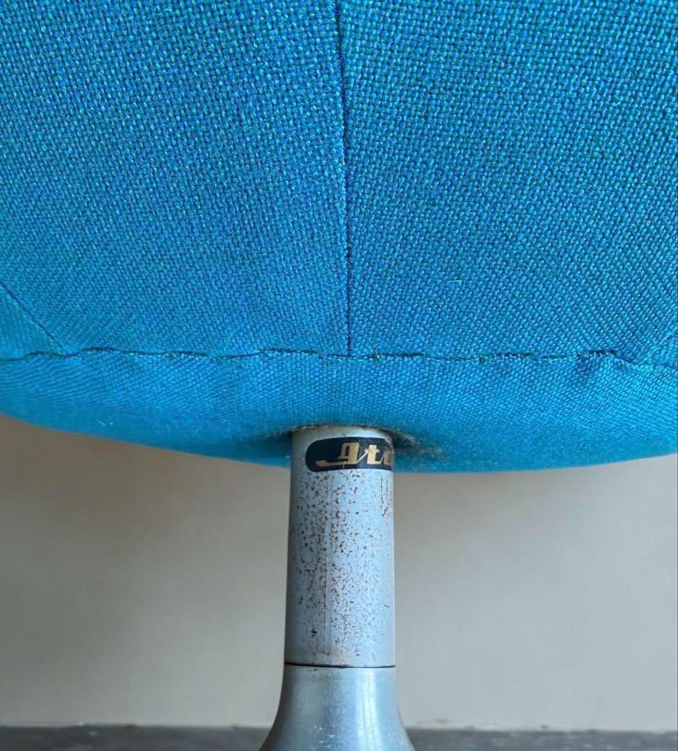 ミッドセンチュリー　昭和レトロ★イトーキのラウンジチェア②美しい曲線的なフォルム