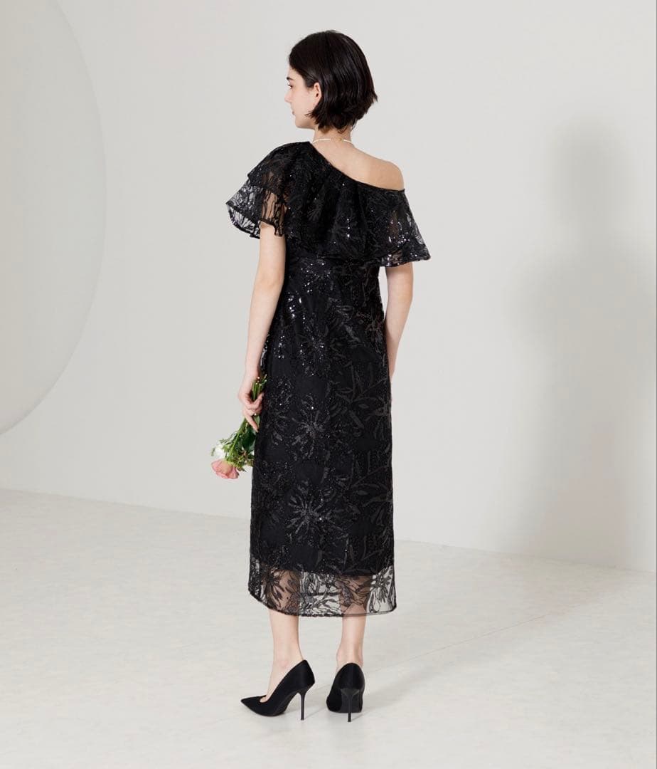 レア完売品_新品未使用_ LEJAフリルオフショルダースパンコールIラインドレス