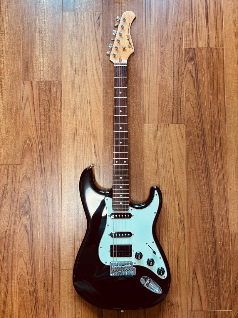 Bacchus ストラトキャスター(ゴトーペグ交換済み)