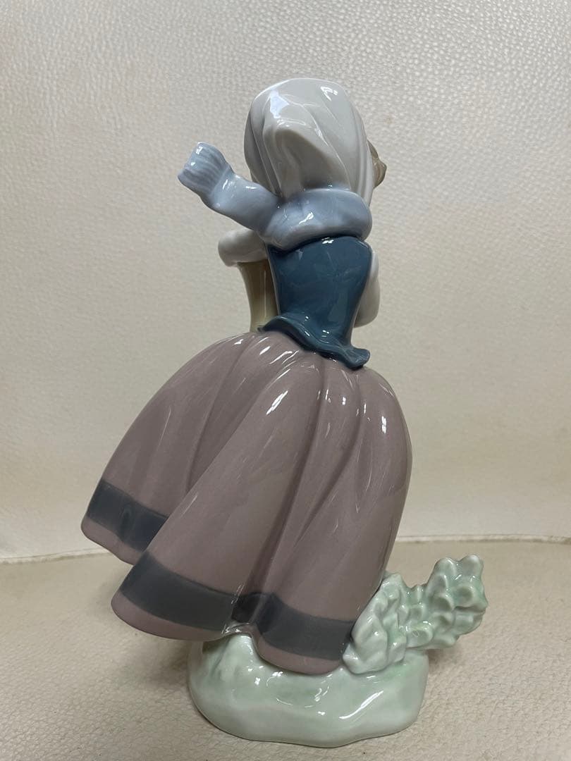 リヤドロ LLADRO 5223 春が来た