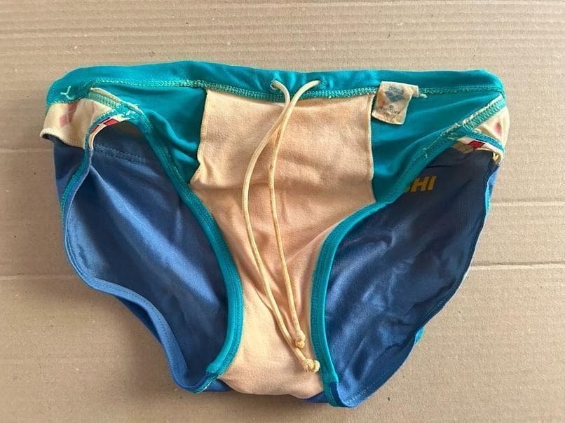 ★超カッコいいデザインとカラー！arena（アリーナ）製 競泳用水着（競パン）★