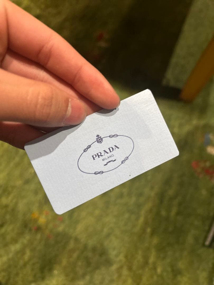 PRADA ダークブラウン 三つ折り財布　証明カード付き