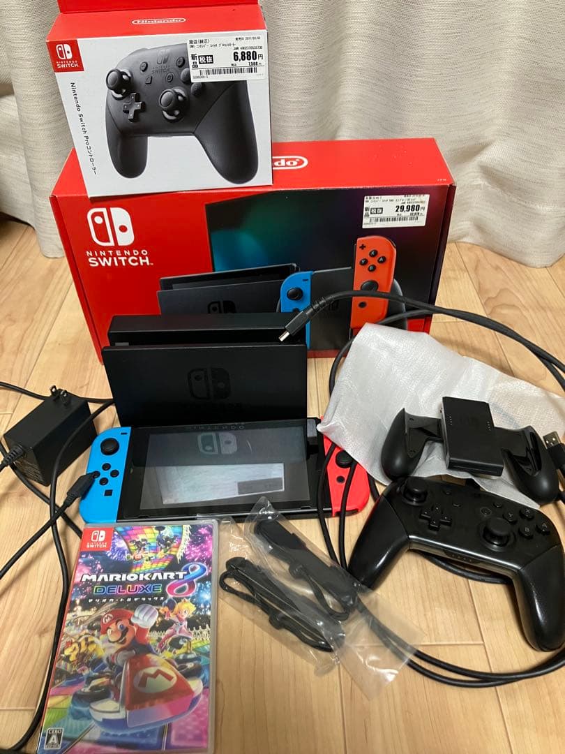 【中古】switch 本体　プロコンとマリオカート付き