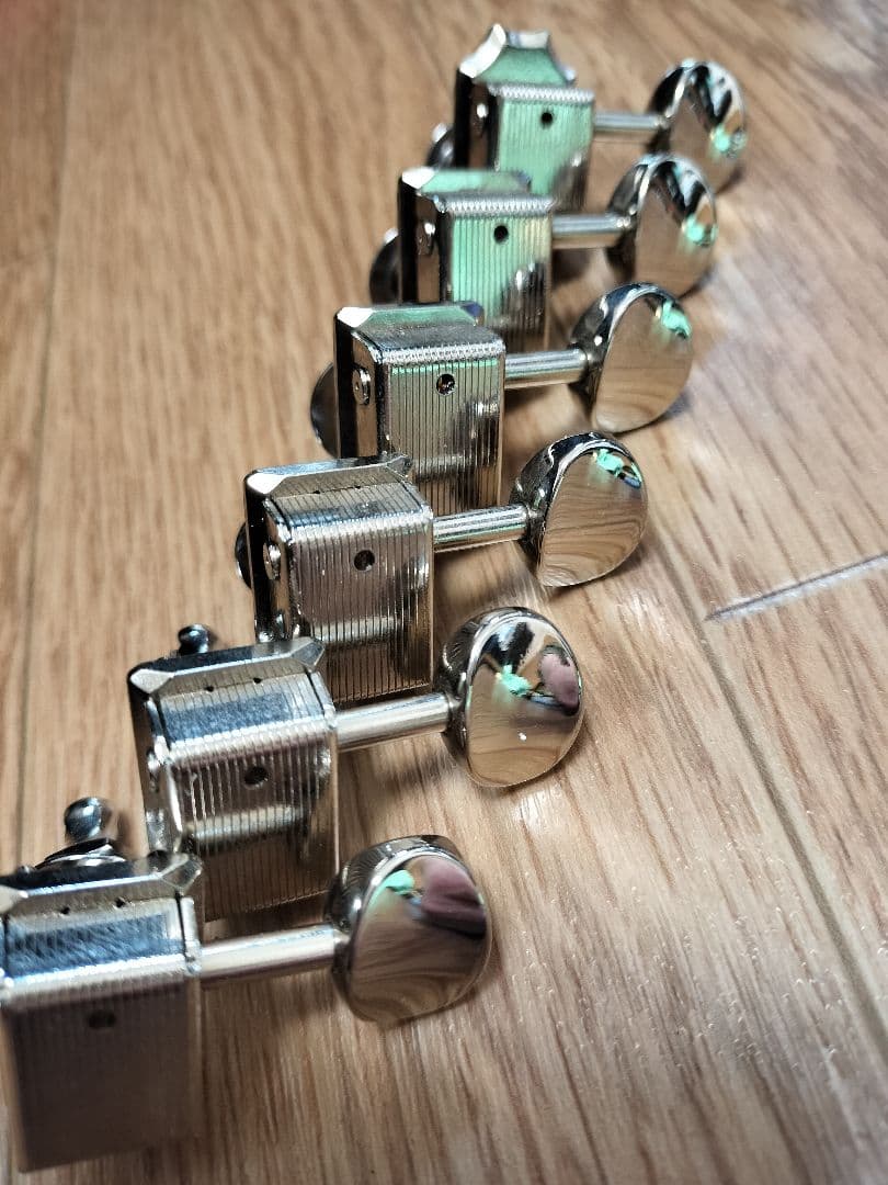 FENDER / CLASSICGEAR TUNING MACHINES ペグ