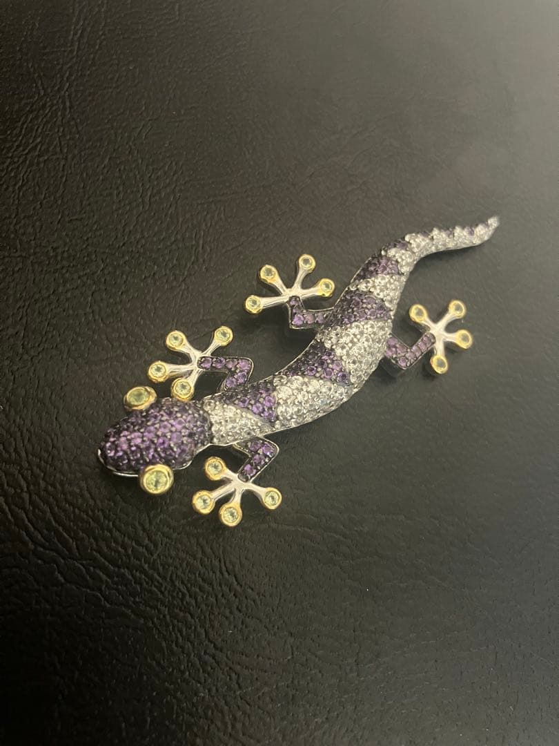 【一点物】トカゲ　ペンダントトップ　【宝石】