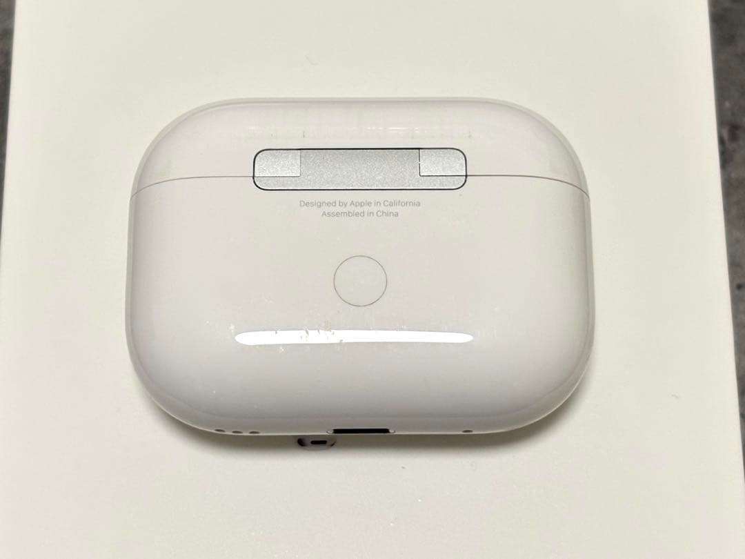 AirPods Pro 第2世代 新品Mイヤーチップ+Spigenケース2個