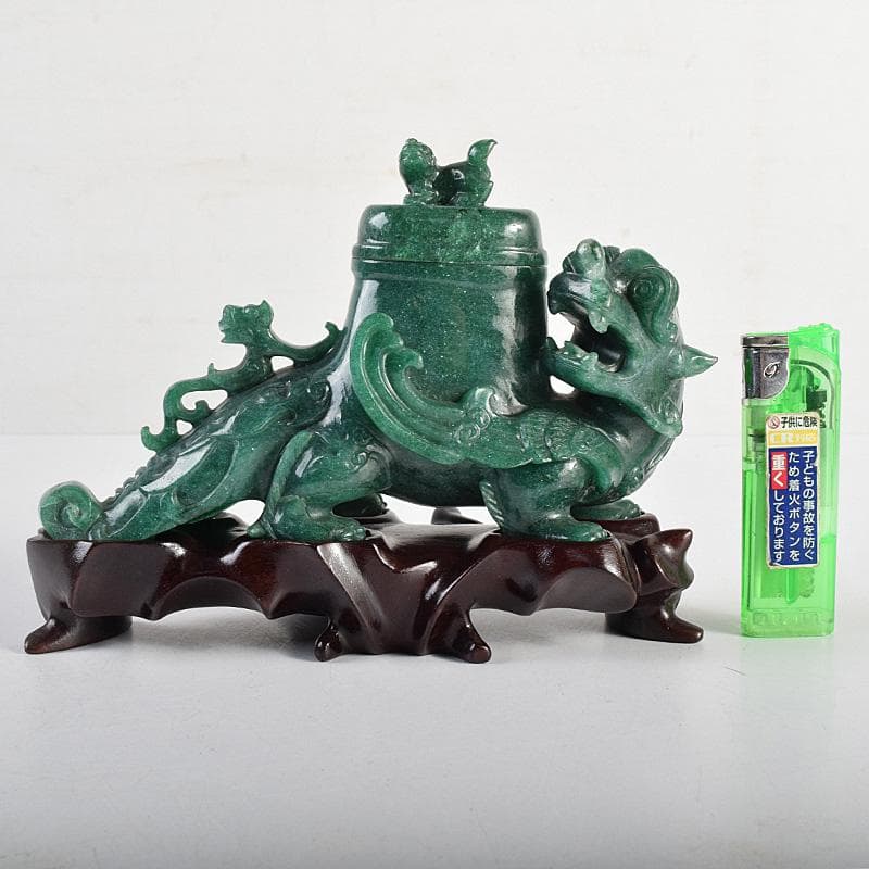 中国　玉石碧玉彫刻　神獣形　飾壷　置物　唐木台付　U　R8768