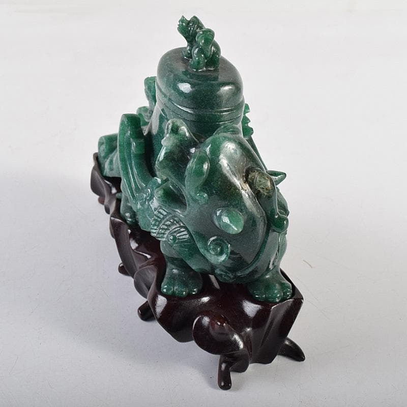 中国　玉石碧玉彫刻　神獣形　飾壷　置物　唐木台付　U　R8768