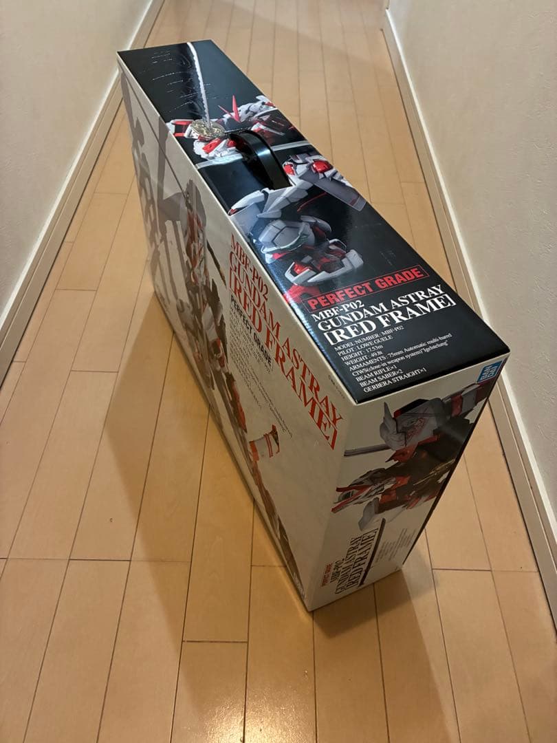 新品未開封PGガンダムアストレイレッドフレーム
