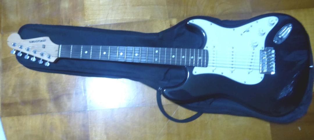 エレキギター　ケース付き