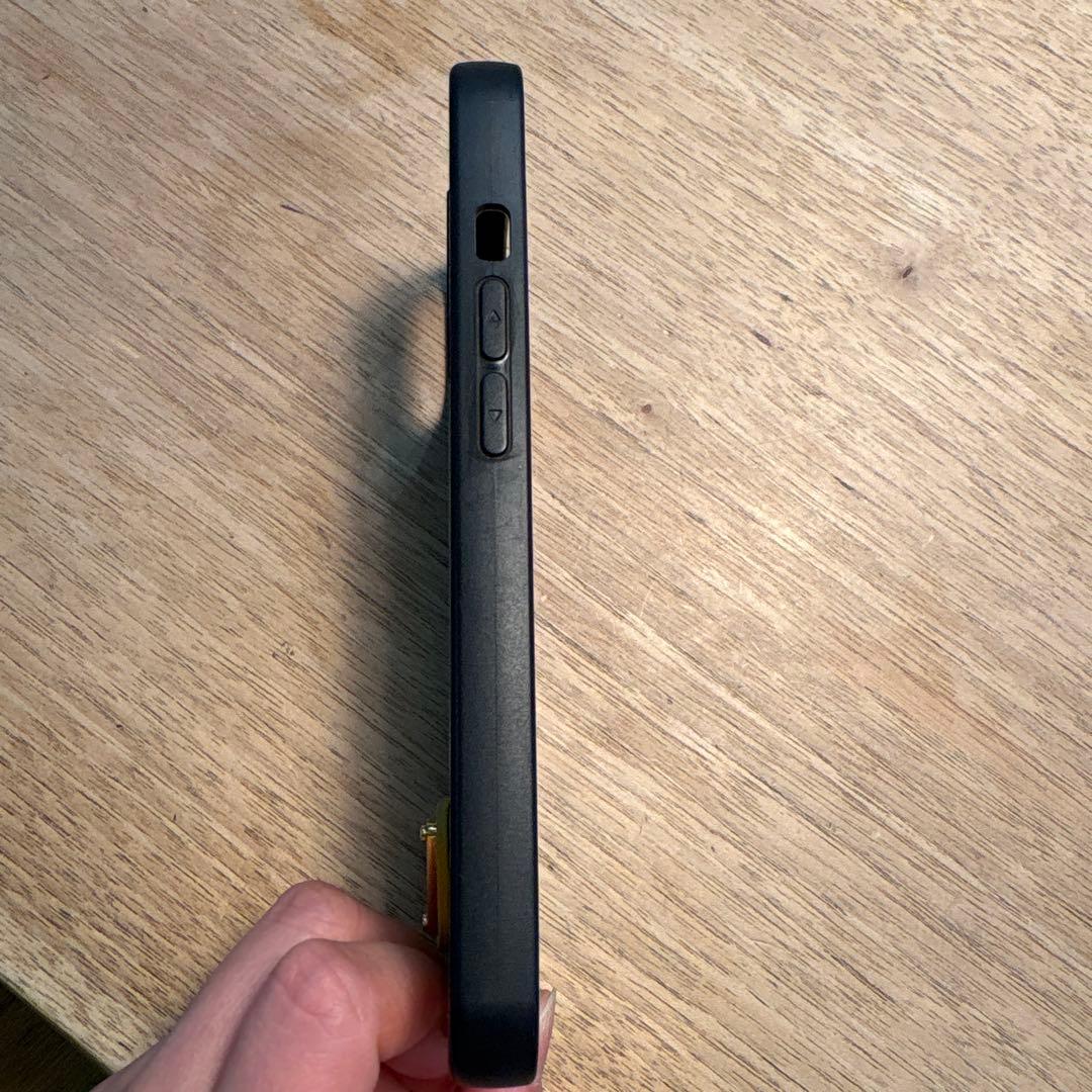 PRADA イエロー レザー iPhone13 ケース