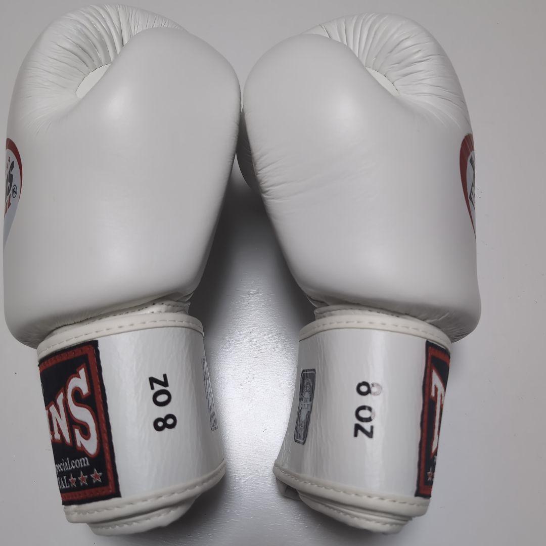 未使用級　TWINS　ツインズ SPECIAL ボクシンググローブ　8OZ　白