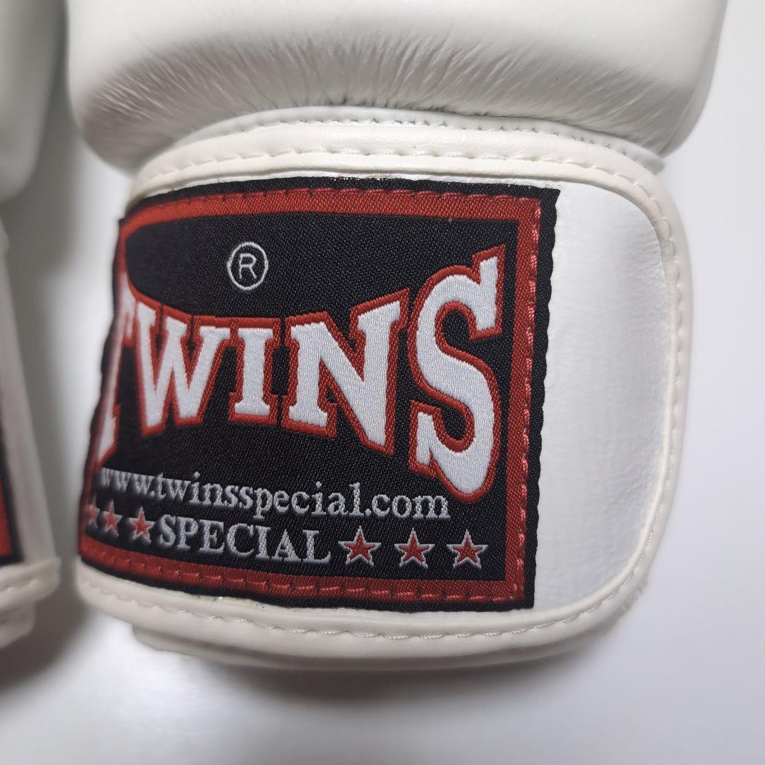 未使用級　TWINS　ツインズ SPECIAL ボクシンググローブ　8OZ　白