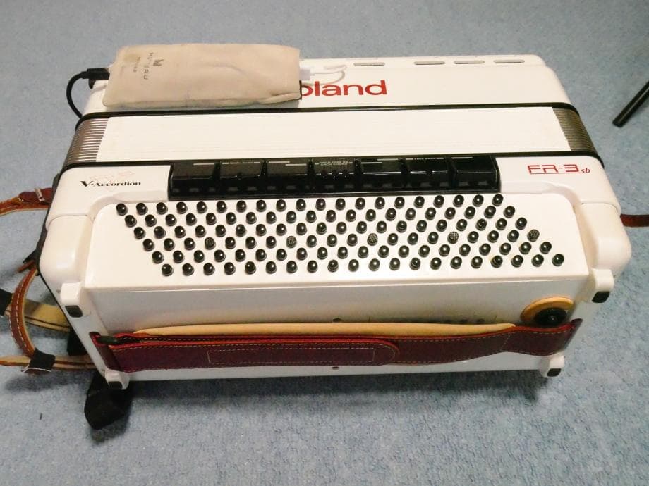 ローランドVアコーディオン　FR-3sb