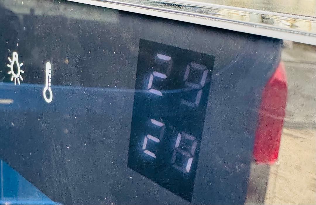 9r8 フォルスタージャパンFJN-100G(BK) ワインセラー 2016年製