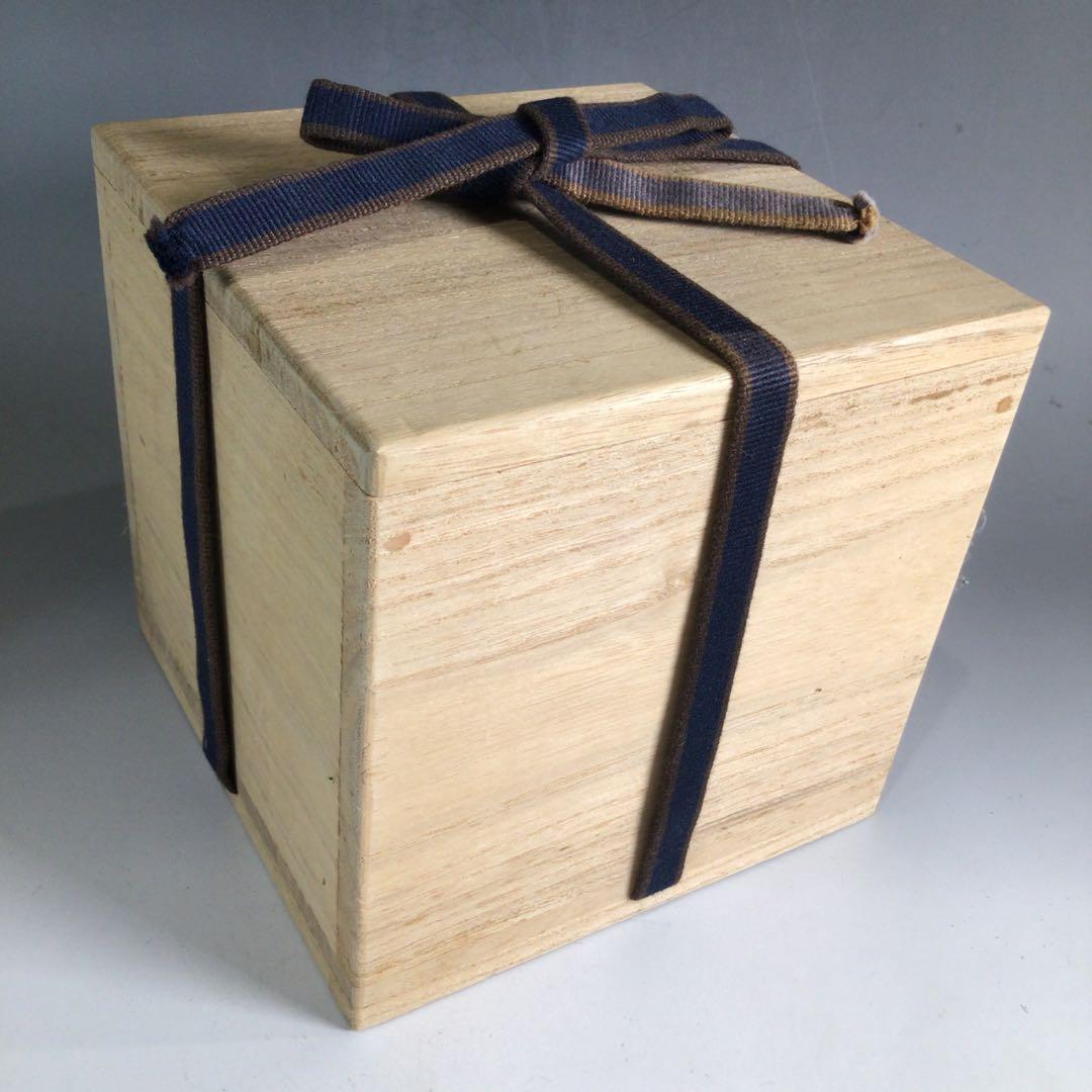 Ｐ２９８　香炉　『在銘』『黄交趾』『唐草文』『三ツ足香炉』　木箱　茶道具