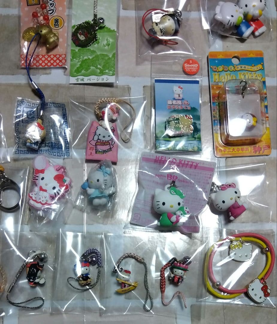 ハローキティ　根付　キーホルダー　ボールペン　等　マスコット　52個 まとめ売り