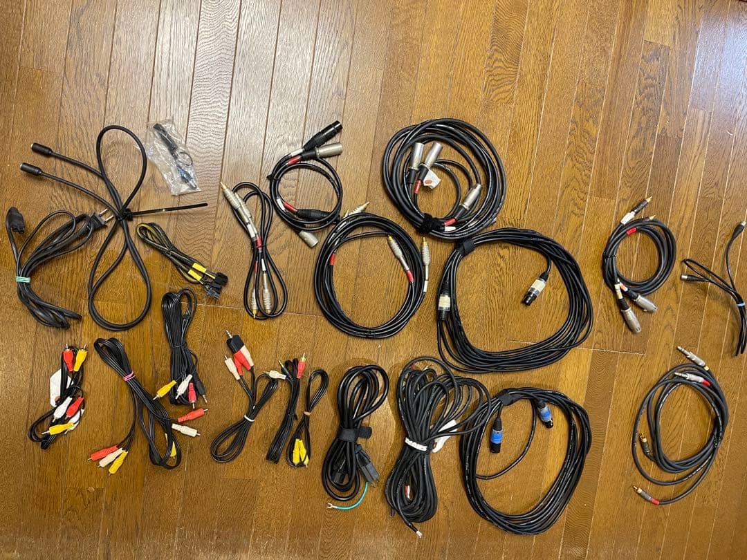 オーディオ ケーブル　プラグ 類　画面全部　映像　カラオケ