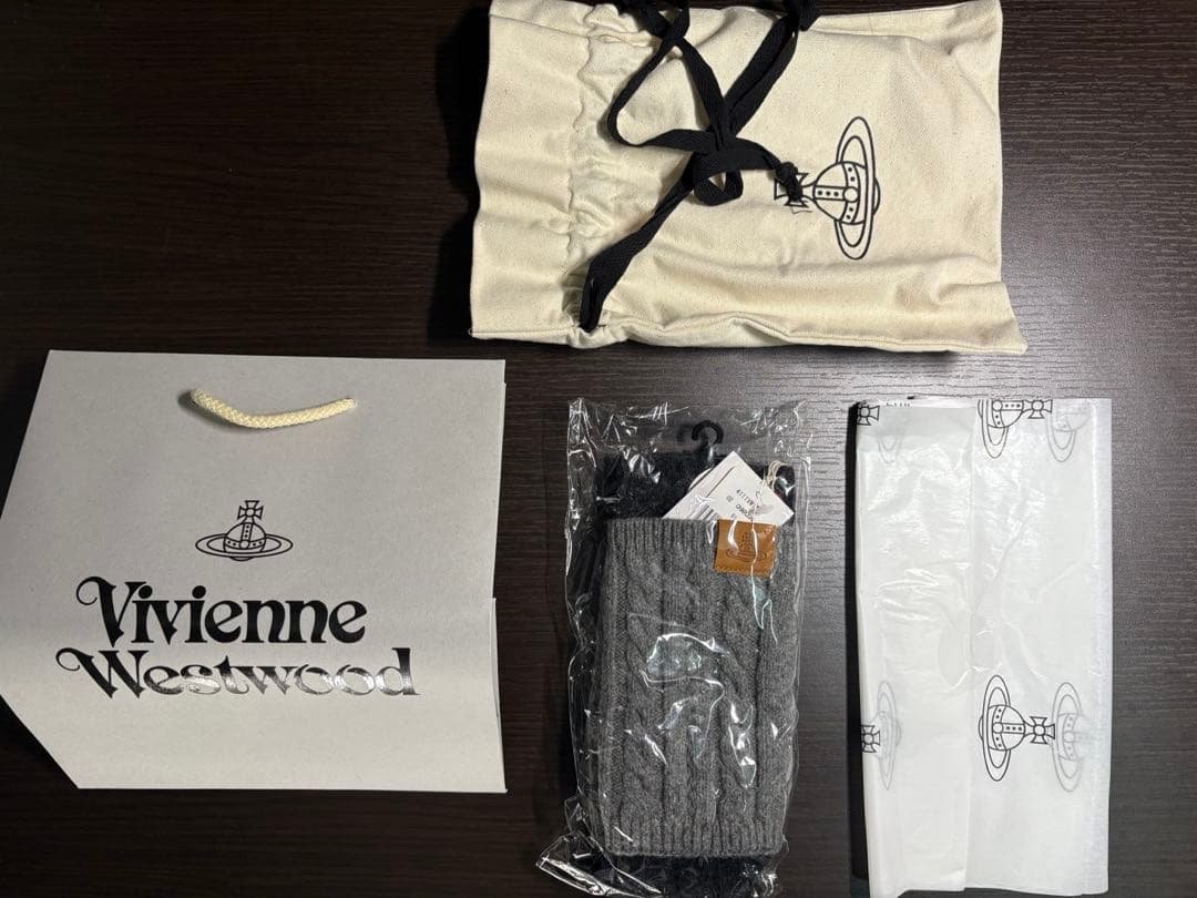 ヴィヴィアンウエストウッド 手袋 24fw