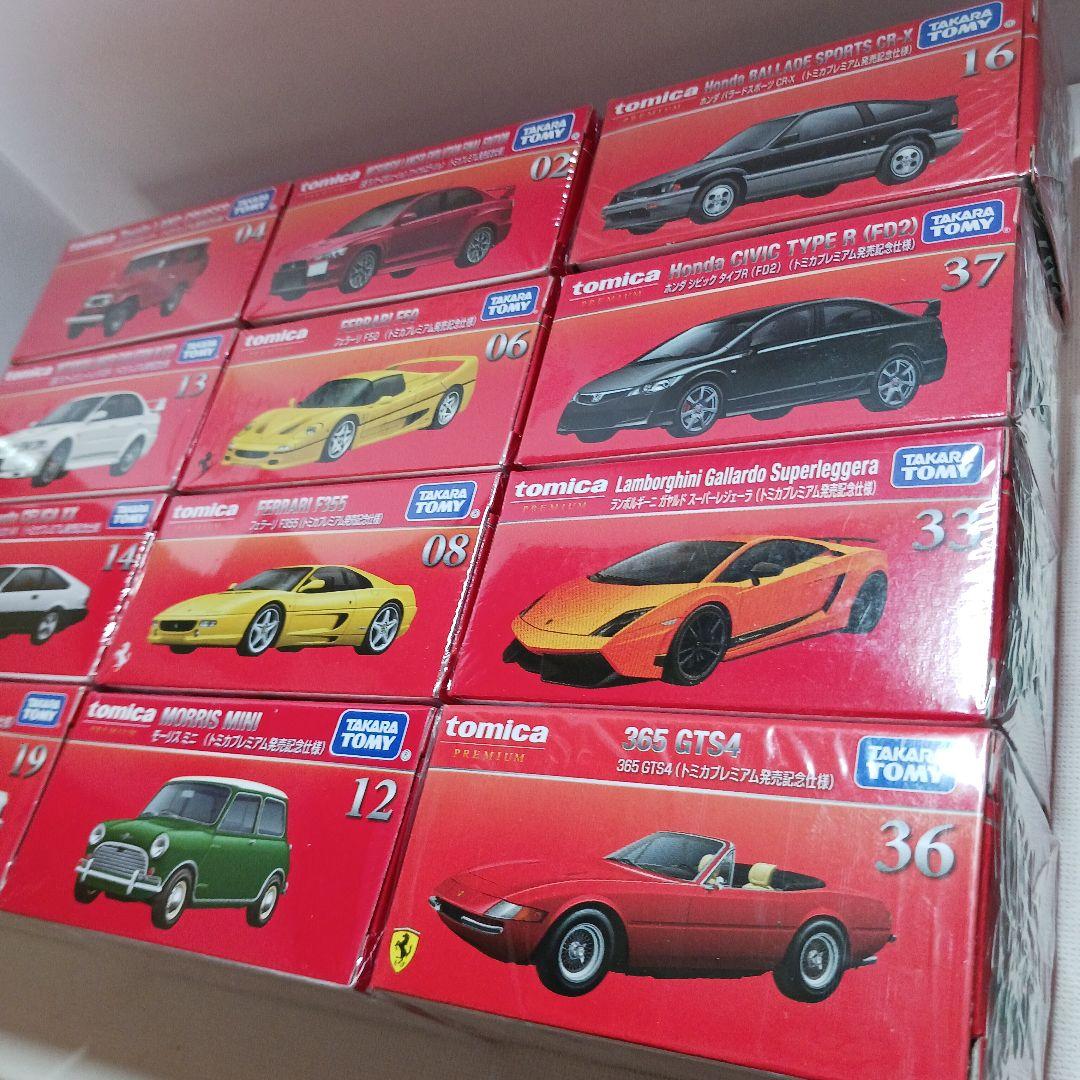 トミカプレミアム発売記念仕様 １２台セット