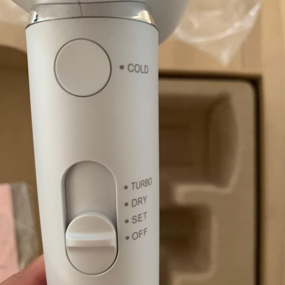 美品　SHARP ドライヤー IB-P801-W ルミナスホワイト