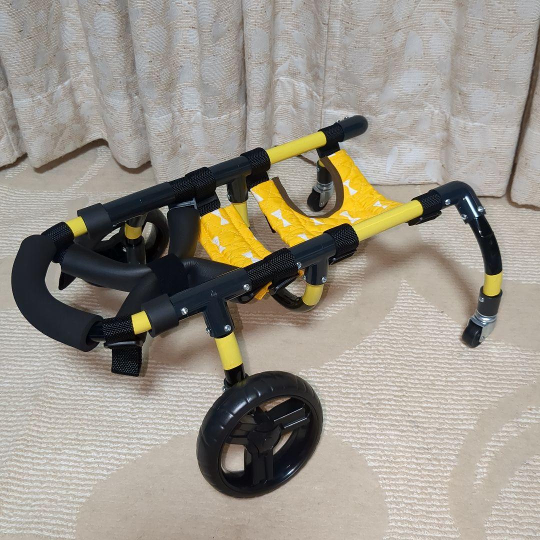ワンちゃん4輪　リハビリ　食事補助　犬用車椅子　歩行補助　犬の歩行器