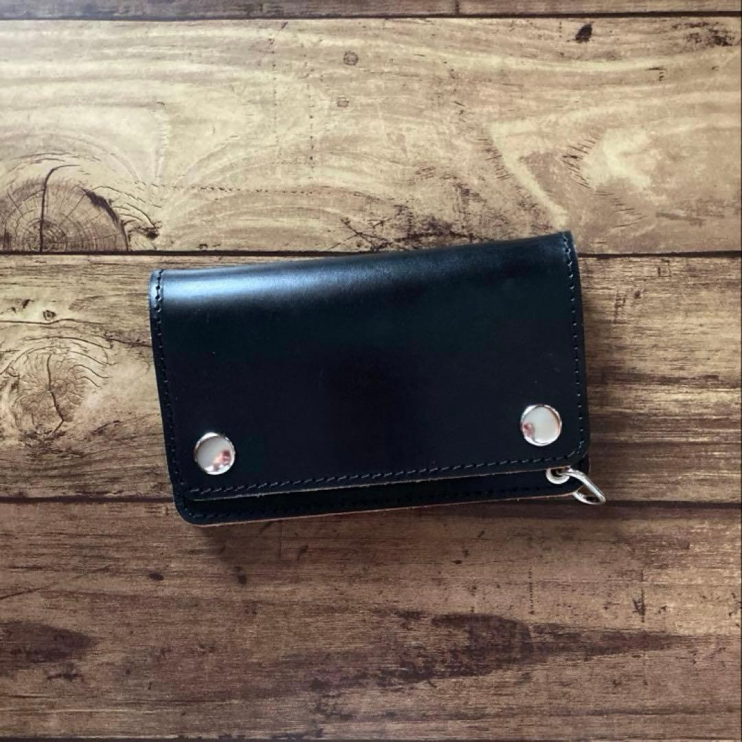 【まき】ミドルトラッカーウォレット アポロコンチョ【お札を折らずに収納】